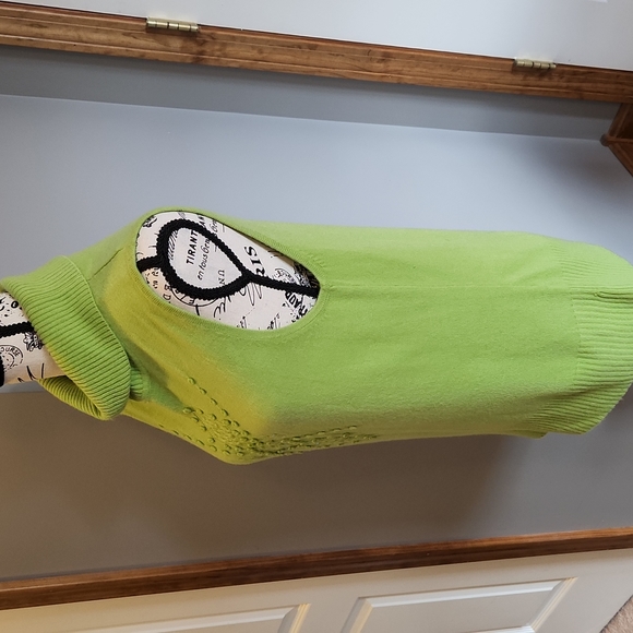 R.Q.T Green Acrylic Sleeveless Turtleneck Sweater, Large - Picture 6 of 12